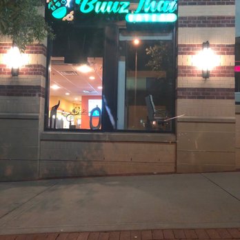 Buuz Thai Eatery - This is bullshit not open they are closed so don't come here unless you are ordering through Uber eats. - Thai Near Me - Arlington, Virginia