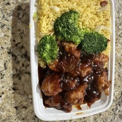 Great Wall - General Tso's Chicken Special Combination Plate