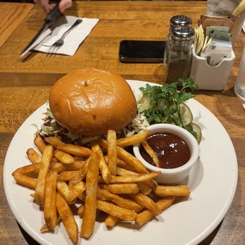The Kettle - BBQ Pulled Pork Sandwich with Seasoned Fries - Diners Near Me - Manhattan Beach, California
