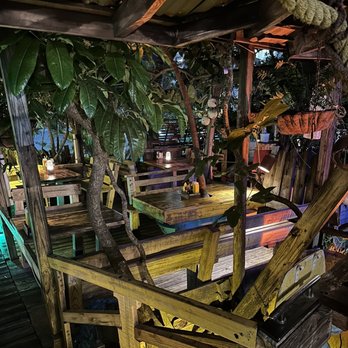 Le Tub - Seating - Burgers Near Me - Hollywood, Florida Le Tub - Seating - Burgers Near Me - Hollywood, Florida