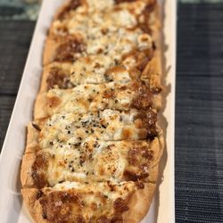 Vintage 414 - Caramelized onion flatbread