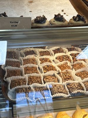 Antoine's Famous Cakes by null