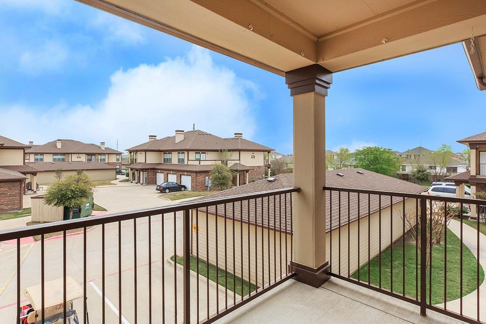 ESTATE VILLAS AT KRUM Request Information 14 Photos 4891 Masch