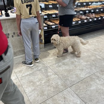 Buc-ee's - Doggo - Gas Stations Near Me - Calhoun, Georgia