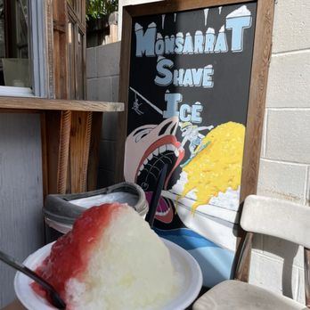 Monsarrat Shave Ice - Strawberry yuzu - Shaved Ice Near Me - Honolulu, Hawaii