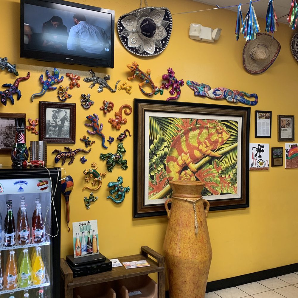 Chilangos - Interior - Mexican Near Me - Winter Springs, Florida