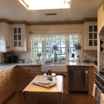 Mike Reed Tile - Before - wainscoting backsplash, painted walls - Tiling Near Me - Tarzana, California Mike Reed Tile - Before - wainscoting backsplash, painted walls - Tiling Near Me - Tarzana, California