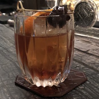 Quinary - Cocktail Bars Near Me - Hong Kong, HK