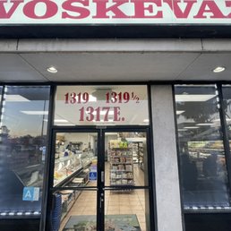 Exterior outside entrance of Voskevaz Market - Voskevaz - Glendale, California Exterior outside entrance of Voskevaz Market - Voskevaz - Glendale, California