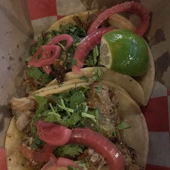 Mad Oak - Carnitas tacos - Bars Near Me - Oakland, California