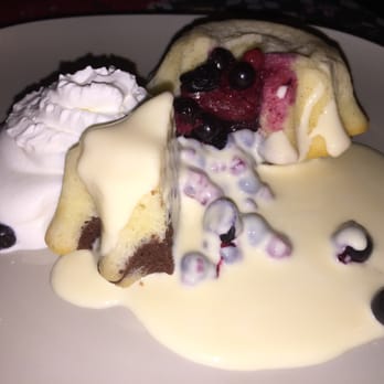 Kabaret a restaurace Špaček - Pound Cake - Czech Near Me - Brno, JM