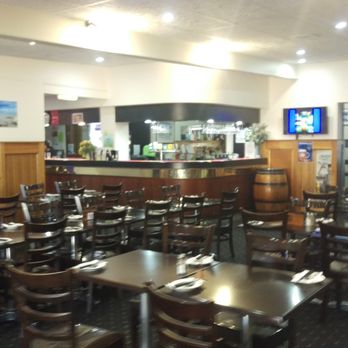Crown Inn Hotel - Bistro - Hotels Near Me - Kingston Se, SA