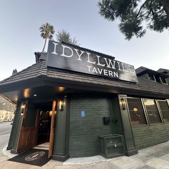 Idyllwild Tavern - Exterior - Cocktail Bars Near Me - Burbank, California