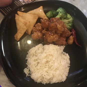 Rice K - General Tso's Chicken was really good! - Sushi Bars Near Me - Astoria, New York