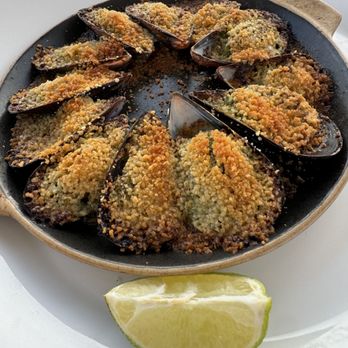 Le Calypso - grilled mussels - Restaurants Near Me - Saint Mandrier sur Mer, 83 Le Calypso - grilled mussels - Restaurants Near Me - Saint Mandrier sur Mer, 83