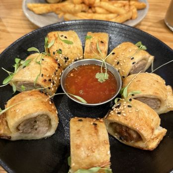 Isla & Co. - Midtown - Sausage Rolls - Australian Near Me - New York, New York