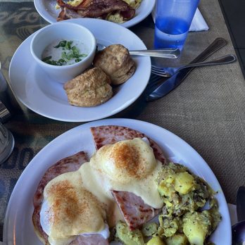 Crossroads Cafe - eggs benedict, biscuits and gravy, breakfast potatoes, French toast, and bacon - Cafes Near Me - Joshua Tree, California