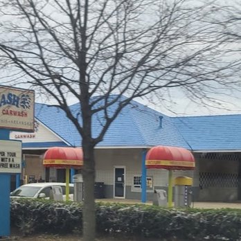 West Memphis Splash Carwash - view of car wash from street - Car Wash Near Me - West Memphis, Arkansas West Memphis Splash Carwash - view of car wash from street - Car Wash Near Me - West Memphis, Arkansas