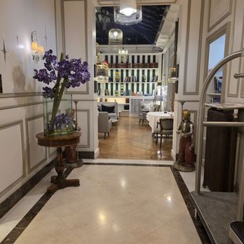 Hôtel Bradford Elysées - Hotel entry - Hotels Near Me - Paris, 75 Hôtel Bradford Elysées - Hotel entry - Hotels Near Me - Paris, 75