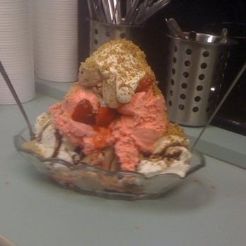 Dewar's Candy Shop - Grandpa Jim's Banana Split - Candy Stores Near Me - Bakersfield, California