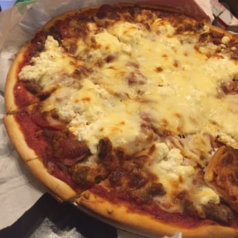 La Villa - If you look carefully, you can spot the ricotta exploding out of my pizza. - Pizza Near Me - Chicago, Illinois