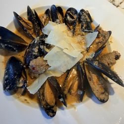 R Wine Bar & Kitchen