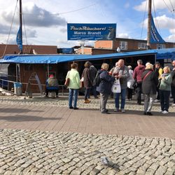 Fischräucherei Brandt - Verkaufsboot Marco Brandt