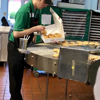 Krispy Kreme - Taking our donuts off & boxing - YUM - Donuts Near Me - Branson, Missouri