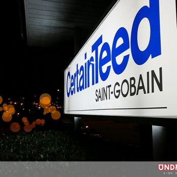 Underground Designs - Lightbox Created and place on poles at storefront - Printing Services Near Me - Los Angeles, California Underground Designs - Lightbox Created and place on poles at storefront - Printing Services Near Me - Los Angeles, California