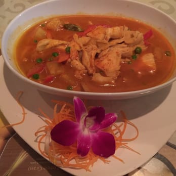 Siam Bistro - Chicken, pineapple red curry - Thai Near Me - Miami, Florida