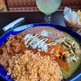 Mazatlan Restaurant - Three Amigos - Mexican Near Me - Mountlake Terrace, Washington Mazatlan Restaurant - Three Amigos - Mexican Near Me - Mountlake Terrace, Washington