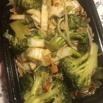 Nouilles Star - Chop Suey with Broccoli - Chinese Near Me - Montreal, Quebec Nouilles Star - Chop Suey with Broccoli - Chinese Near Me - Montreal, Quebec