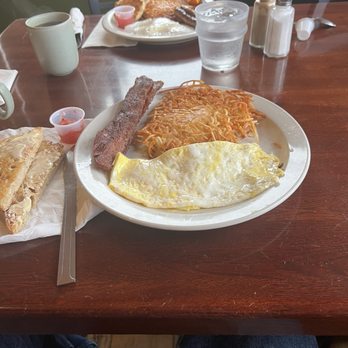 Quilbilly’s Taproom & Restaurant - Breakfast & Brunch Near Me - Quilcene, Washington Quilbilly’s Taproom & Restaurant - Breakfast & Brunch Near Me - Quilcene, Washington