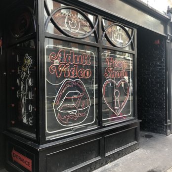 La Bodega Negra - Entrance to restaurant side. Very interesting and unique. I ate on Cafe side. - Mexican Near Me - London, XGL