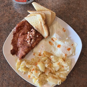 Mom & Pops Diner - Corned beef hash and eggs. - Burgers Near Me - Fort Wayne, Indiana Mom & Pops Diner - Corned beef hash and eggs. - Burgers Near Me - Fort Wayne, Indiana
