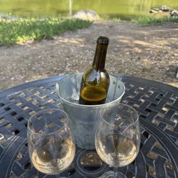 Three Hills Winery - Peachy Keen by the lake