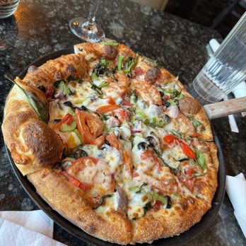 Mangieri's Pizza Cafe - Veggie Bistro Pizza (minus mushrooms and broccoli) - Italian Near Me - Austin, Texas