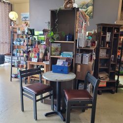 Chabom Teas & Spices - Front seating nook