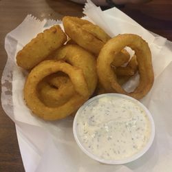Court'n House Bar & Grill - Onion rings