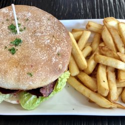 stanleys - Burger and chips
