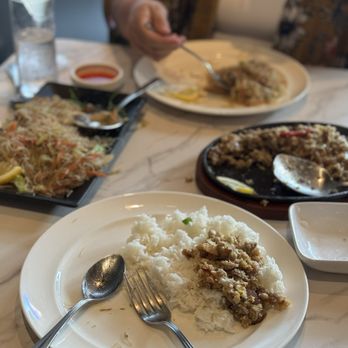 Manileno - Filipino Near Me - St. Louis, Missouri