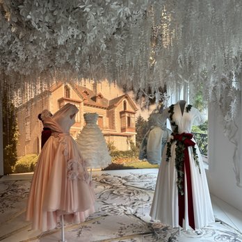 La Galerie Dior - Museums Near Me - Paris