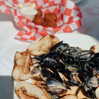 Quarterdeck - a plate of mussels and bread - Seafood Near Me - Arlington, Virginia