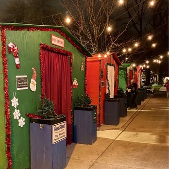 Easy Street - Individual Christmas Cabins - warm enough when 37 degrees out! - Pizza Near Me - Chicago, Illinois