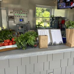 Monteleone Gardens - Store front