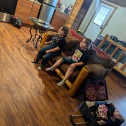 Grasshopper Inn - Beautiful family room