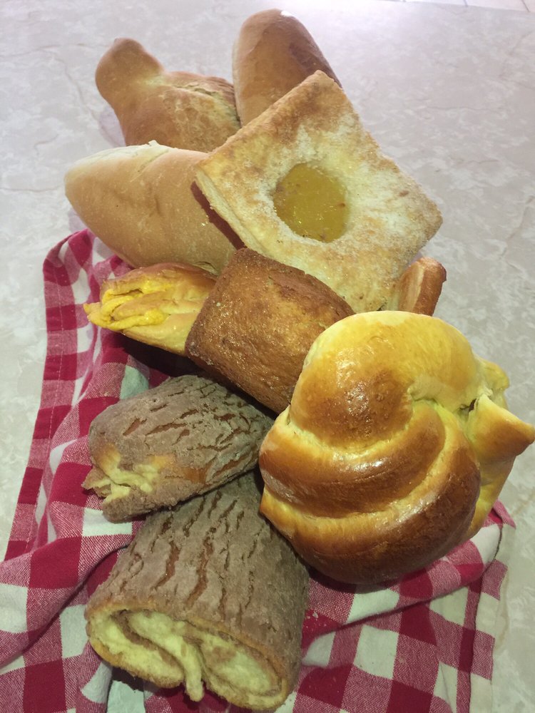 La Regional Panaderia Logo