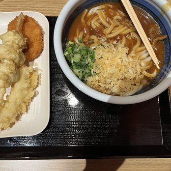 Marugame Udon - Curry udon large, assorted tempura - Japanese Near Me - Arcadia, California Marugame Udon - Curry udon large, assorted tempura - Japanese Near Me - Arcadia, California