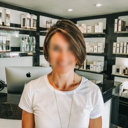 Tolga Taskin Salon - Sophisticated, elegant haircut and hair style.