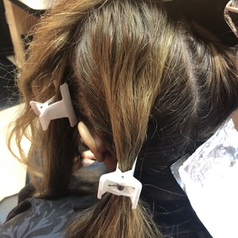Dominican Diva Salon Suite - Highlights before and after - Hair Salons Near Me - Euless, Texas
